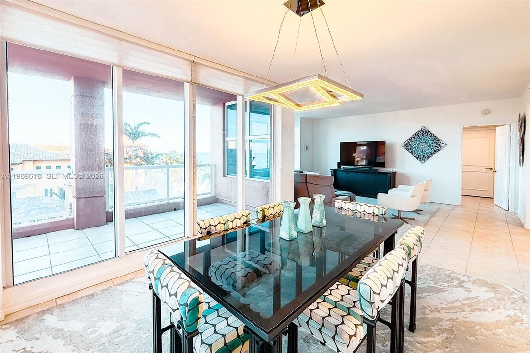 For Sale: $1,095,000 (2 beds, 2 baths, 1604 Square Feet)