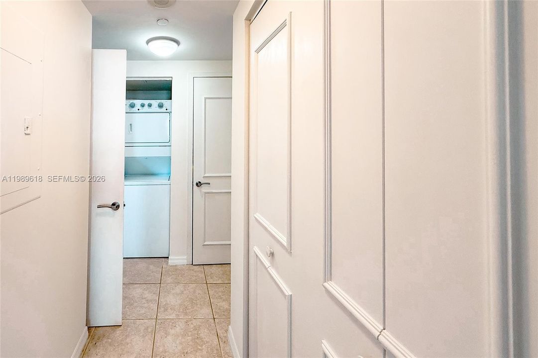 For Sale: $1,095,000 (2 beds, 2 baths, 1604 Square Feet)