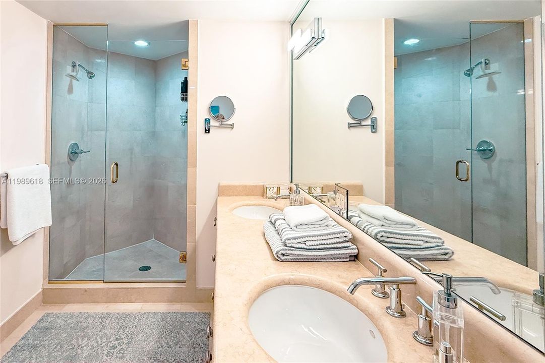 For Sale: $1,095,000 (2 beds, 2 baths, 1604 Square Feet)
