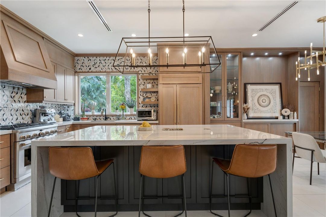 For Sale: $2,750,000 (4 beds, 3 baths, 2346 Square Feet)