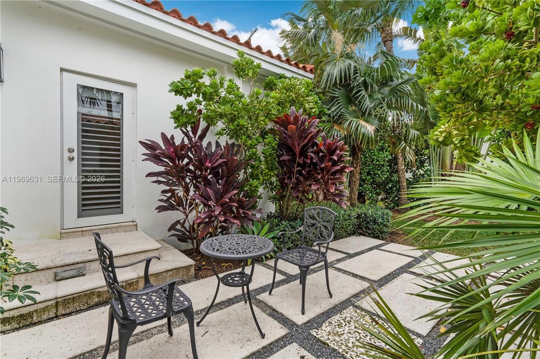 For Sale: $2,750,000 (4 beds, 3 baths, 2346 Square Feet)