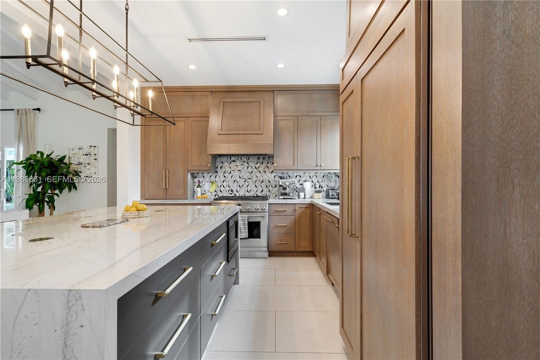 For Sale: $2,750,000 (4 beds, 3 baths, 2346 Square Feet)