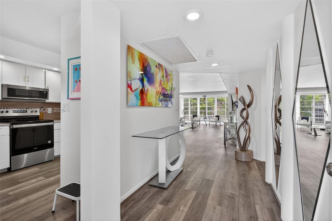 待售: $239,900 (2 贝兹, 2 浴室, 1225 平方英尺)