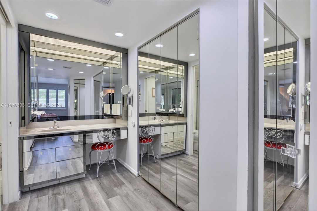 待售: $239,900 (2 贝兹, 2 浴室, 1225 平方英尺)