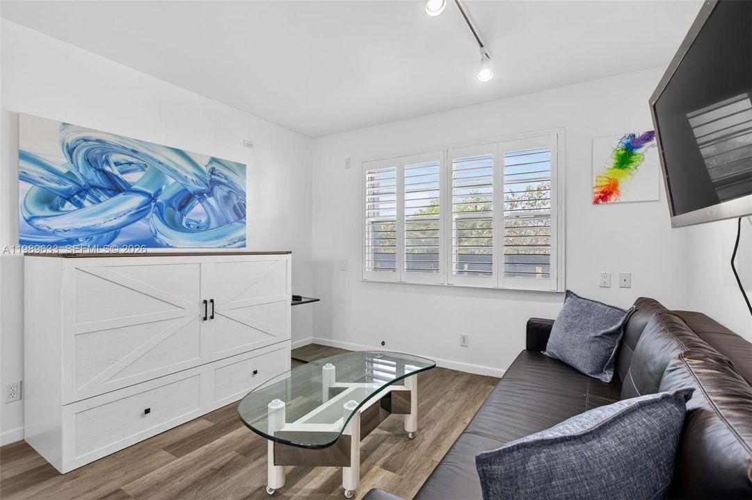 待售: $239,900 (2 贝兹, 2 浴室, 1225 平方英尺)