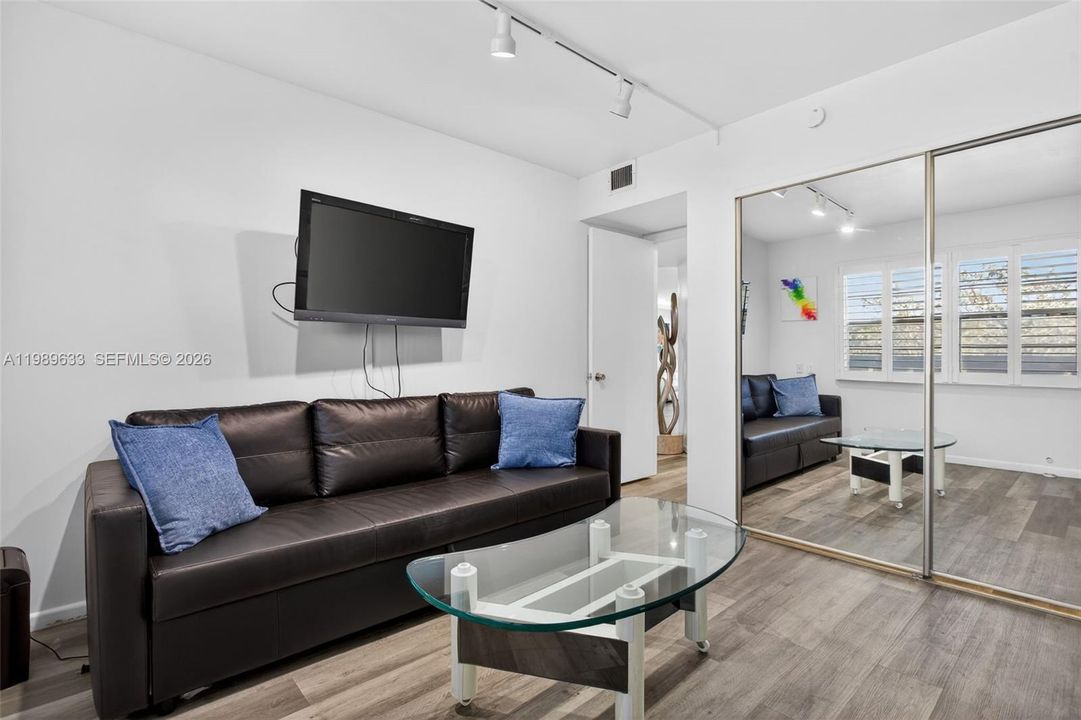 待售: $239,900 (2 贝兹, 2 浴室, 1225 平方英尺)