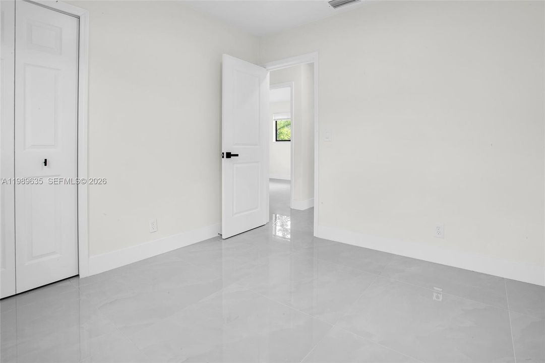 Под контрактом: $499,000 (3 спален, 2 ванн, 1009 Квадратных фут)