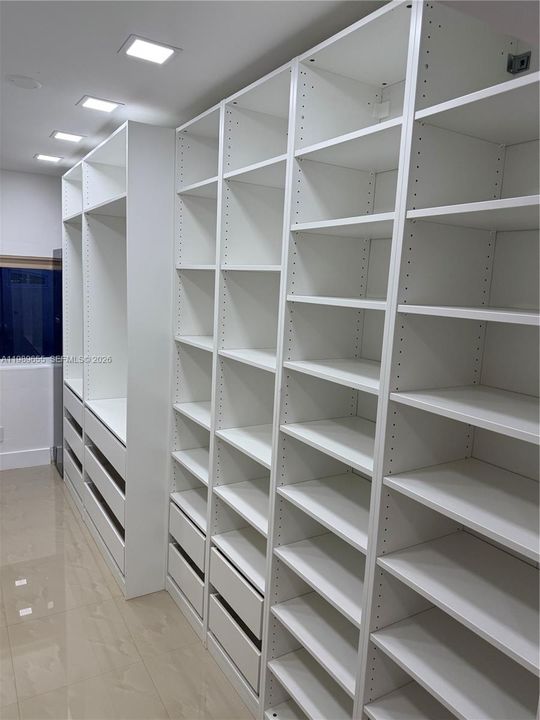 Под контрактом: $499,000 (3 спален, 2 ванн, 1188 Квадратных фут)