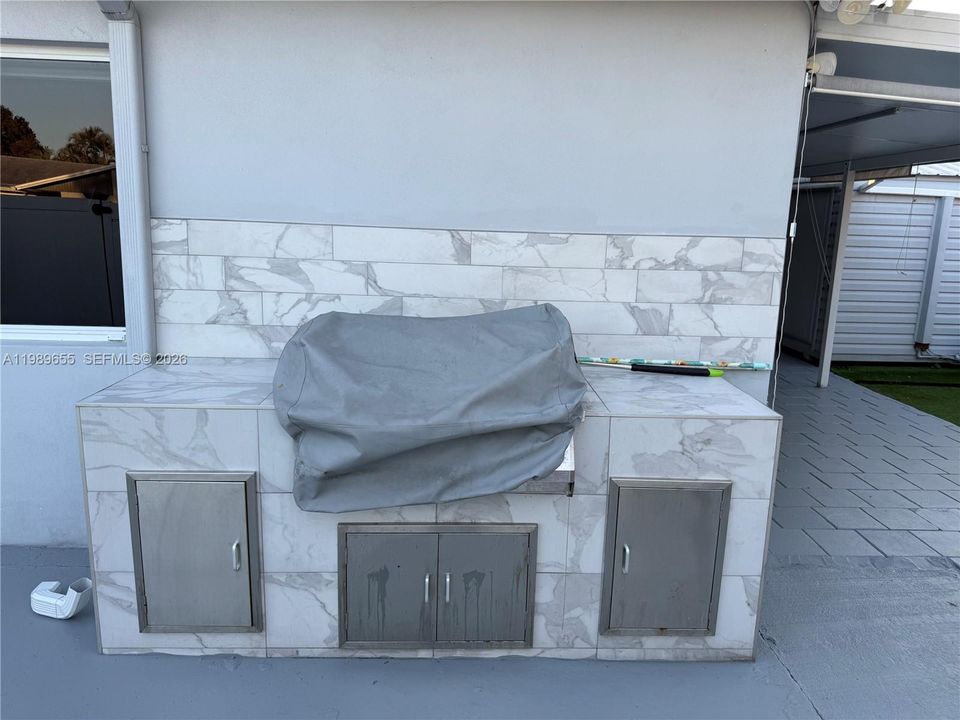 Под контрактом: $499,000 (3 спален, 2 ванн, 1188 Квадратных фут)