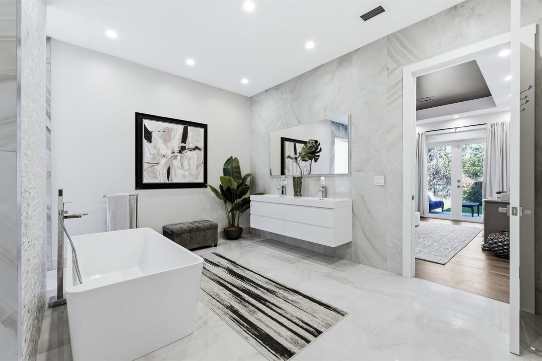 2nd Primary Bath