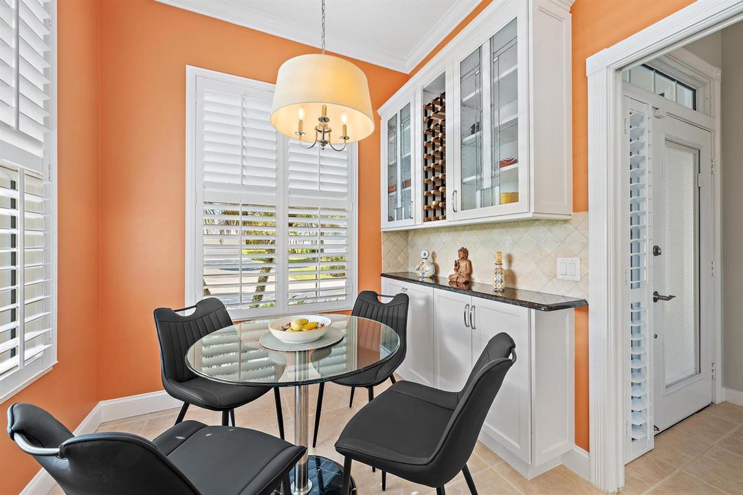 2215 SW Mayflower Dr-21