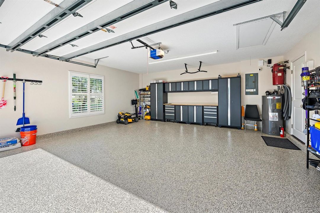 2215 SW Mayflower Dr-27