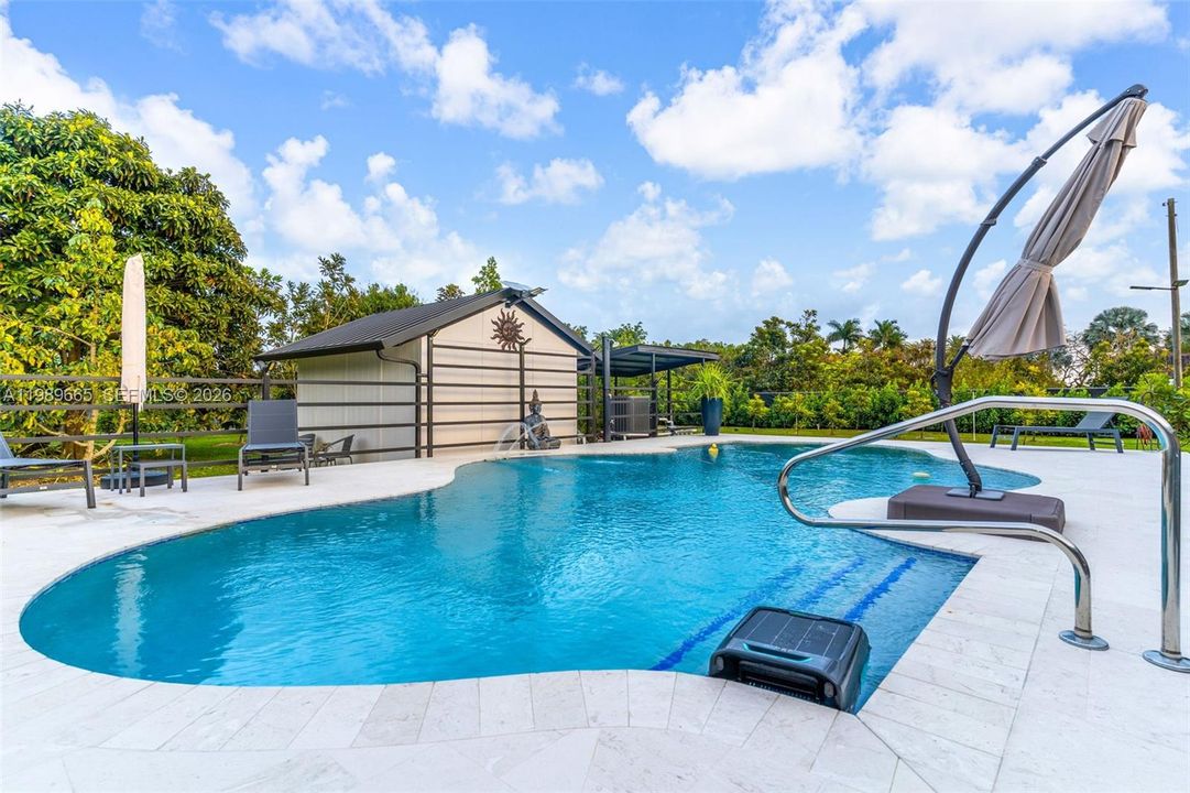 POOL DECK RESTING AREA
