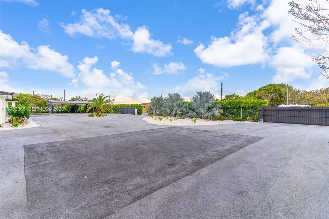 ENTRANCE VIEW/ ELECTRIC DOUBLE GATE