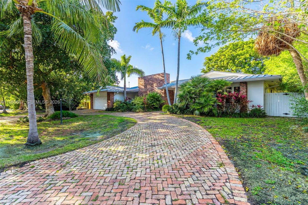 For Sale: $11,600,000 (5 beds, 5 baths, 3509 Square Feet)