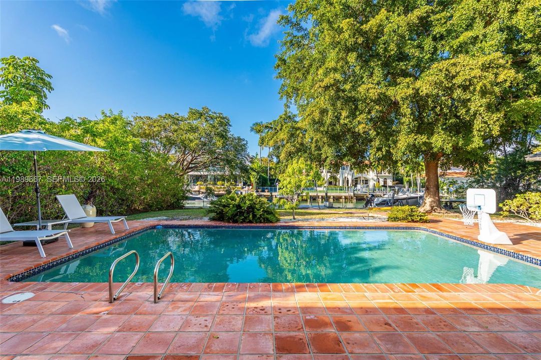 For Sale: $11,600,000 (5 beds, 5 baths, 3509 Square Feet)