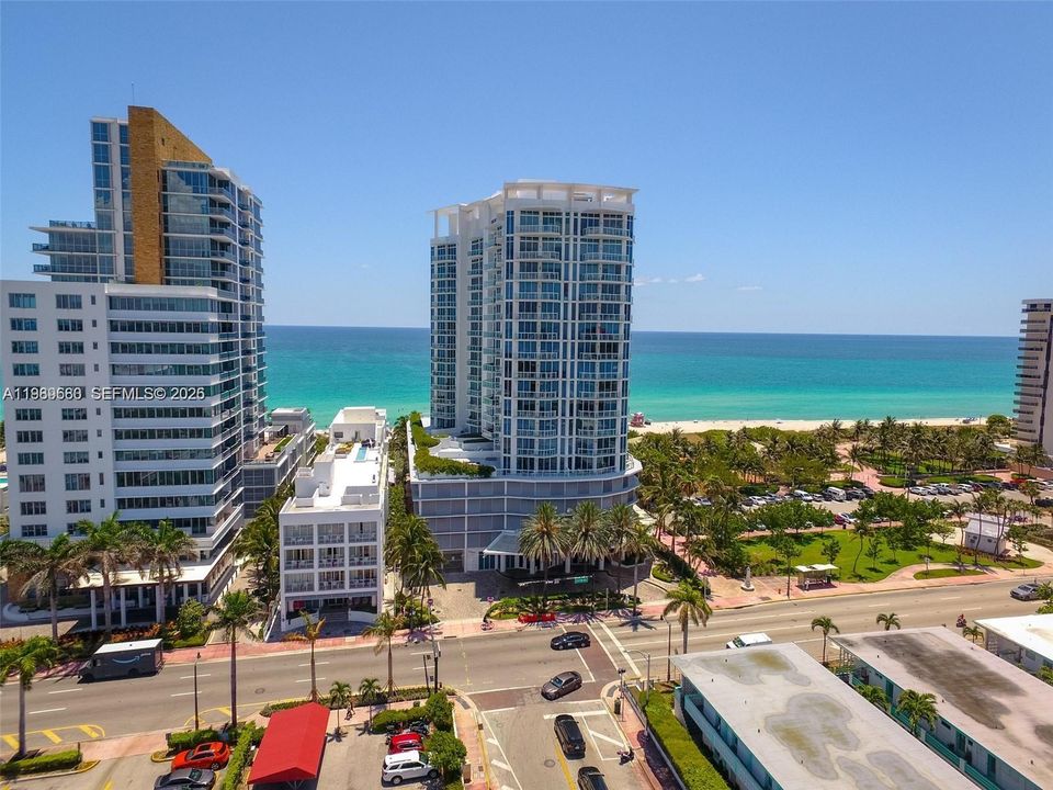 For Sale: $1,550,000 (2 beds, 2 baths, 1128 Square Feet)