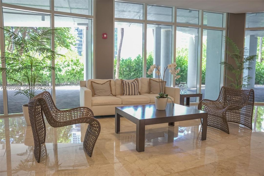 For Sale: $1,550,000 (2 beds, 2 baths, 1128 Square Feet)