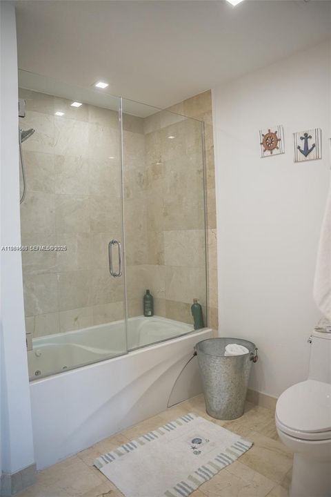 For Sale: $1,550,000 (2 beds, 2 baths, 1128 Square Feet)