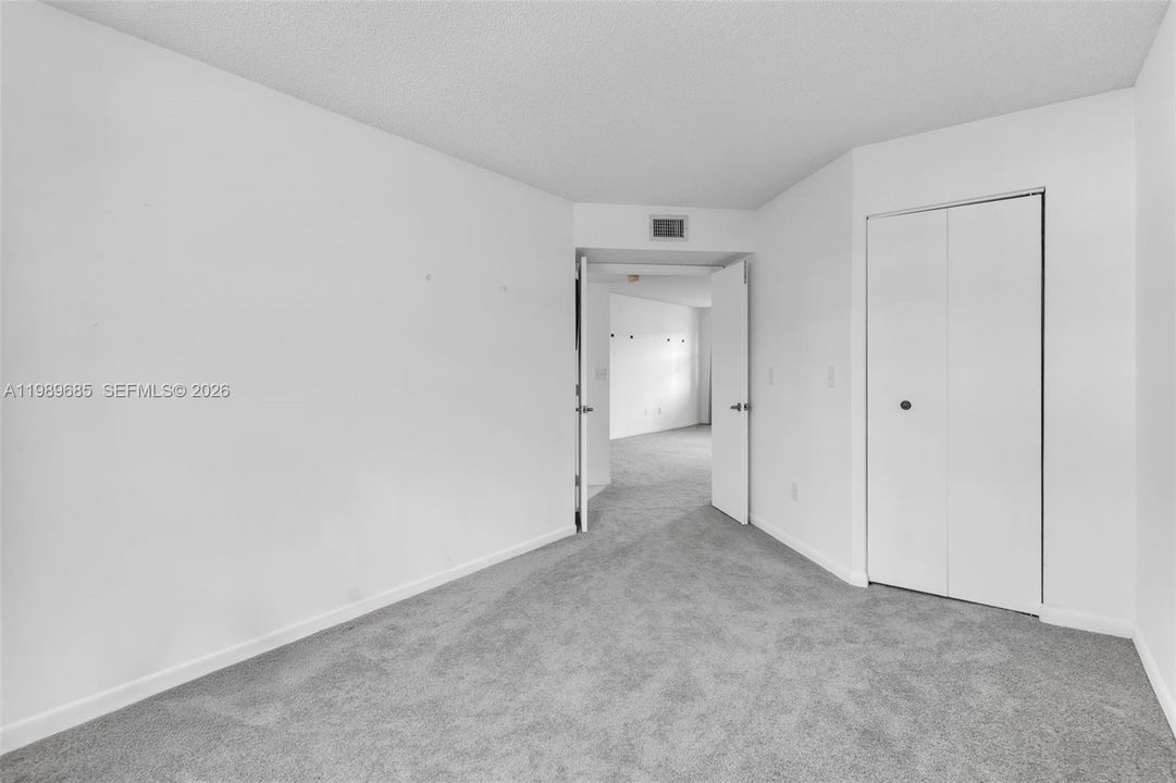 For Sale: $189,900 (2 beds, 2 baths, 1160 Square Feet)