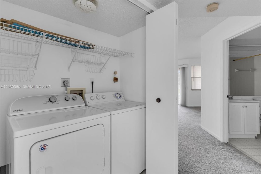 For Sale: $189,900 (2 beds, 2 baths, 1160 Square Feet)