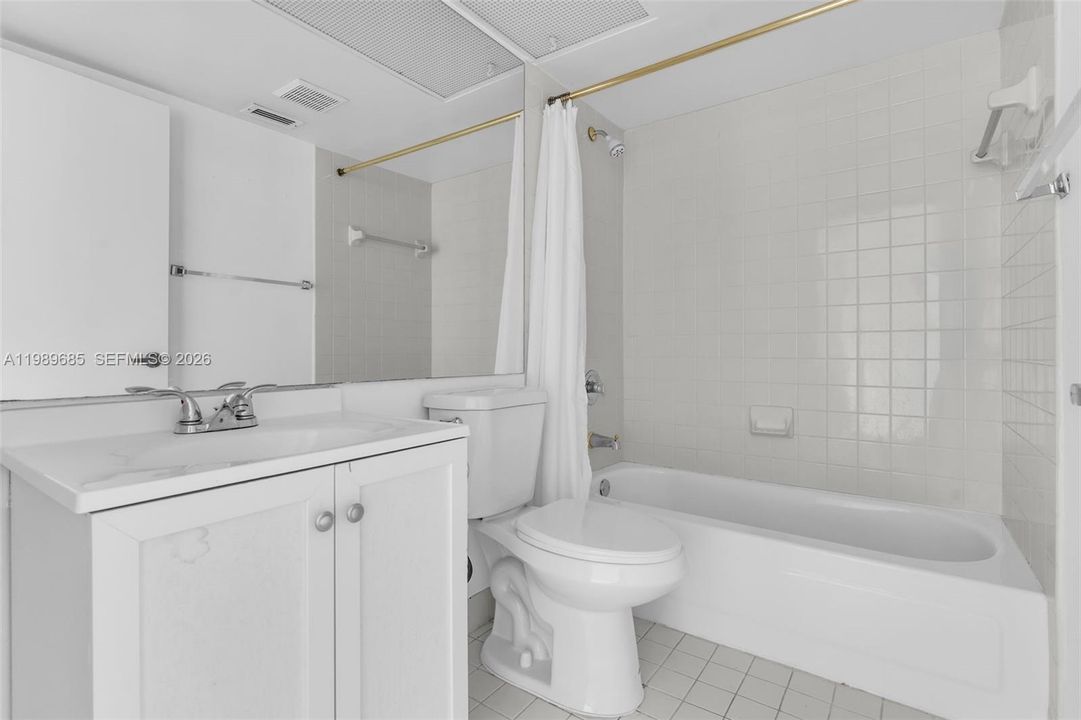For Sale: $189,900 (2 beds, 2 baths, 1160 Square Feet)