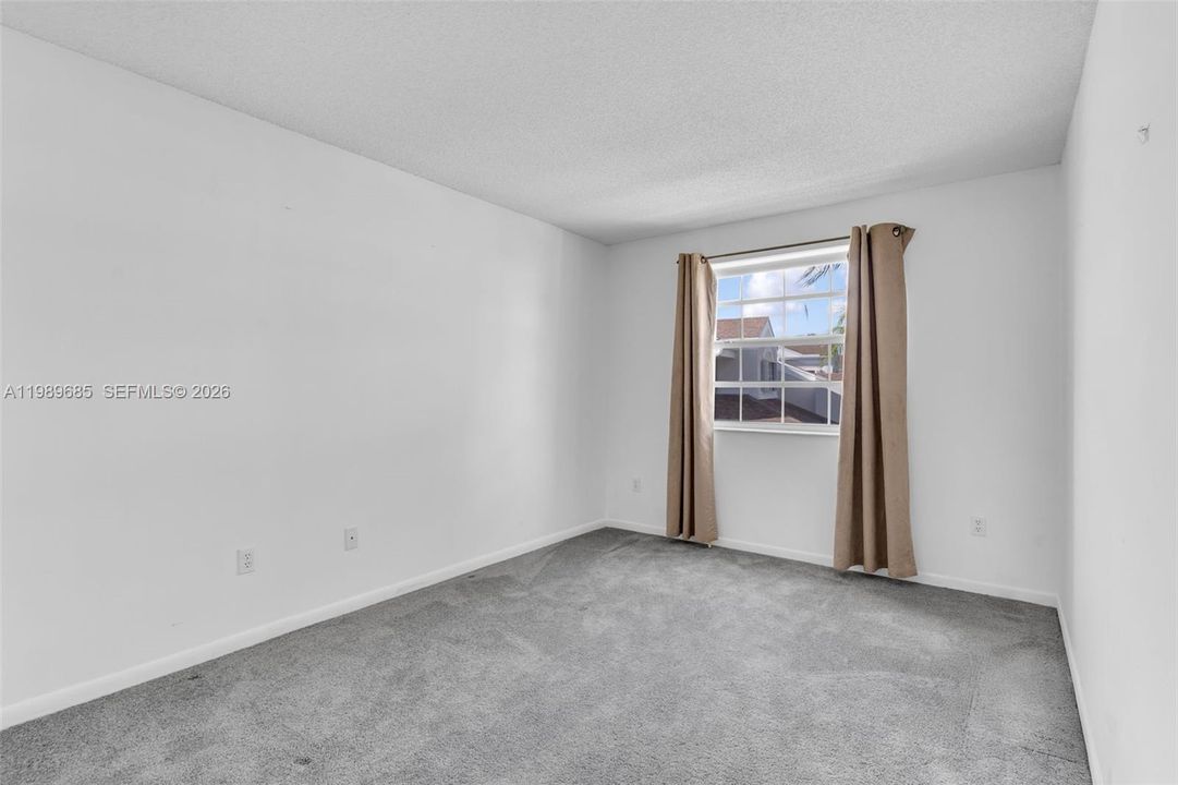 For Sale: $189,900 (2 beds, 2 baths, 1160 Square Feet)
