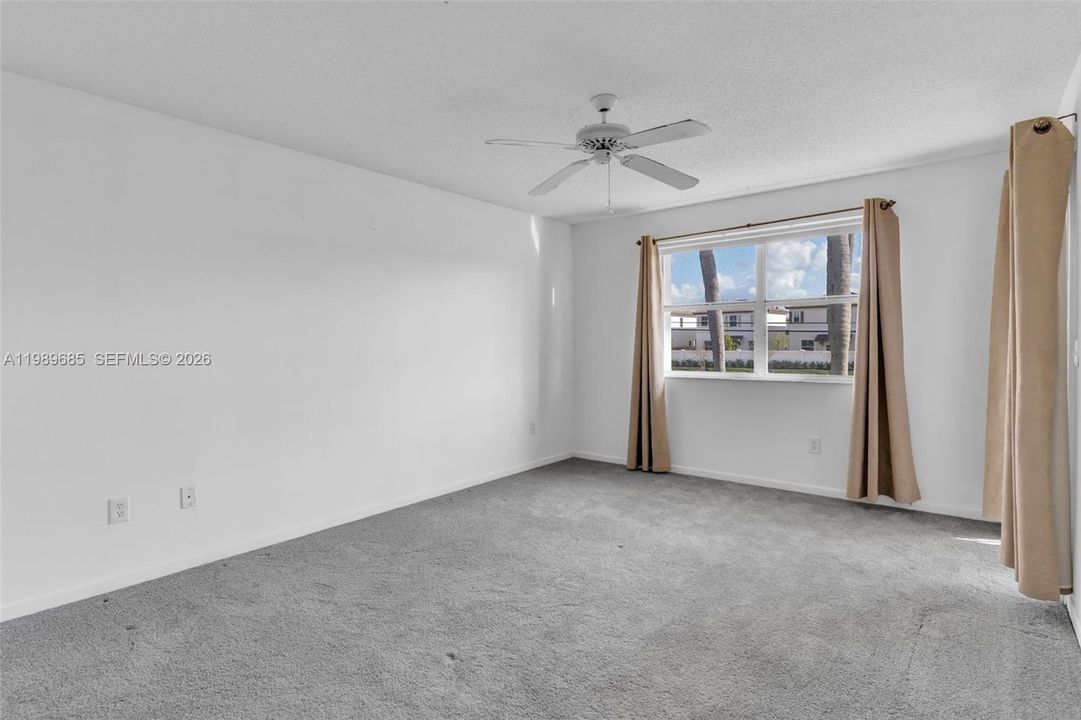 For Sale: $189,900 (2 beds, 2 baths, 1160 Square Feet)