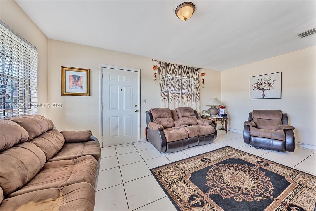 6701 - Living Room