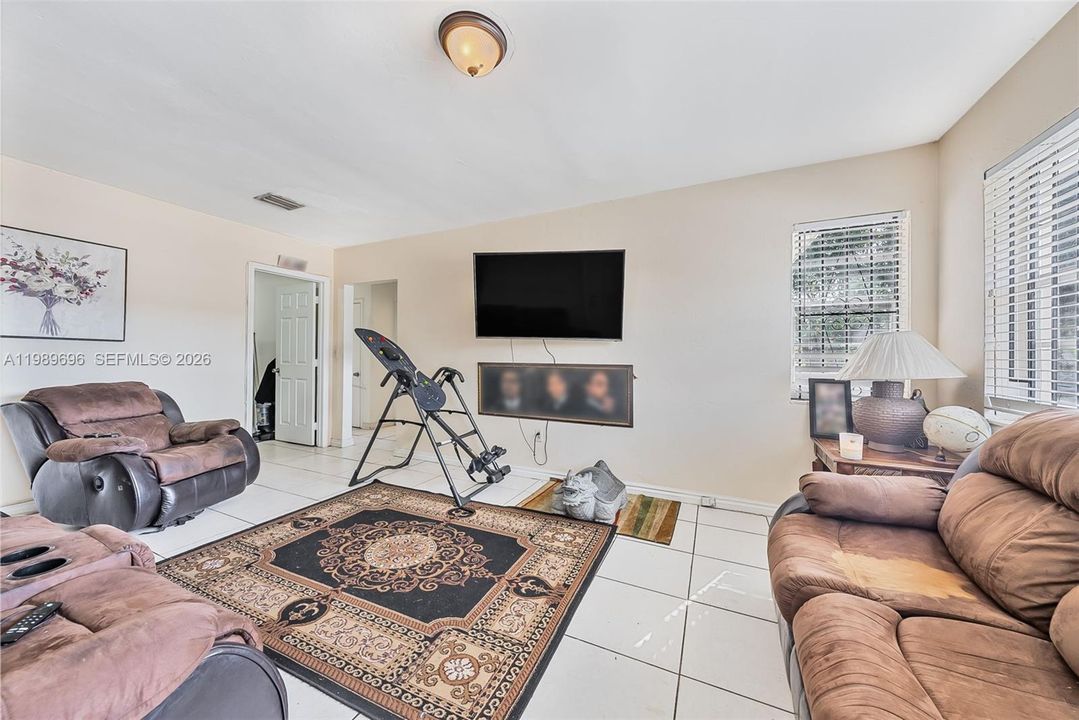 6701 - Living Room