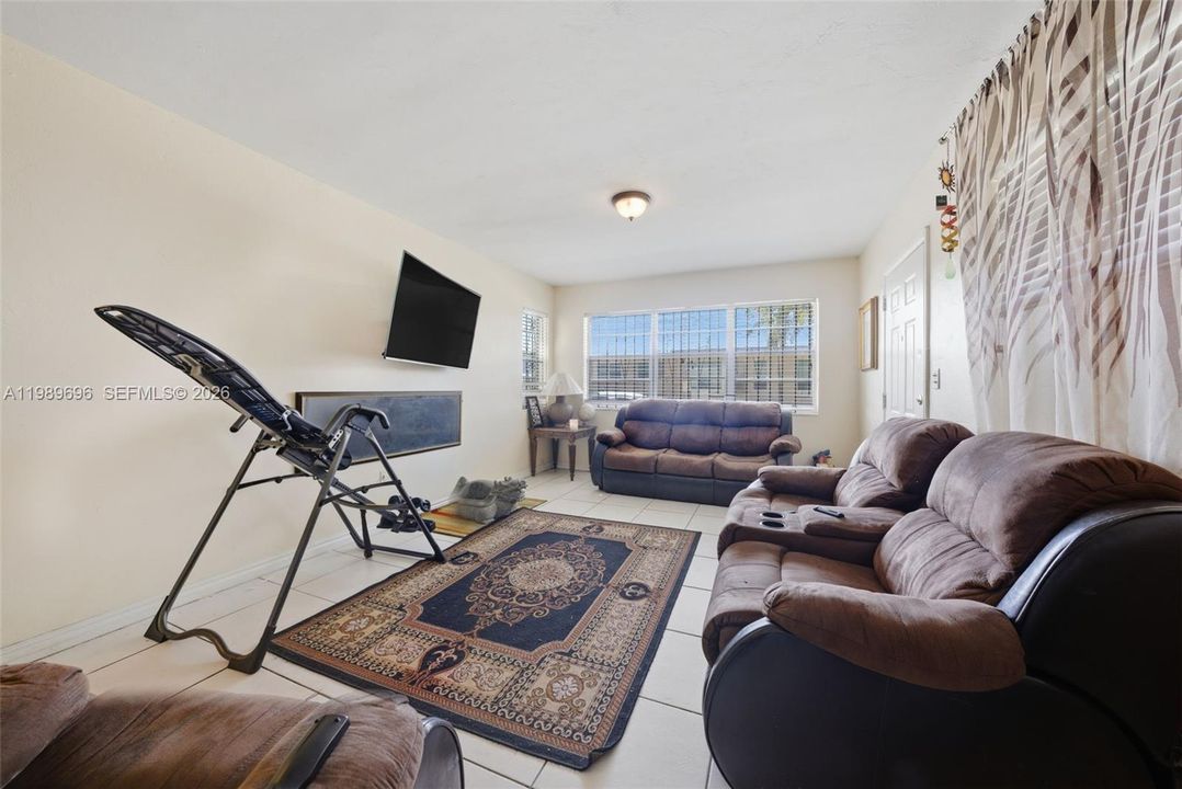 6701 - Living Room