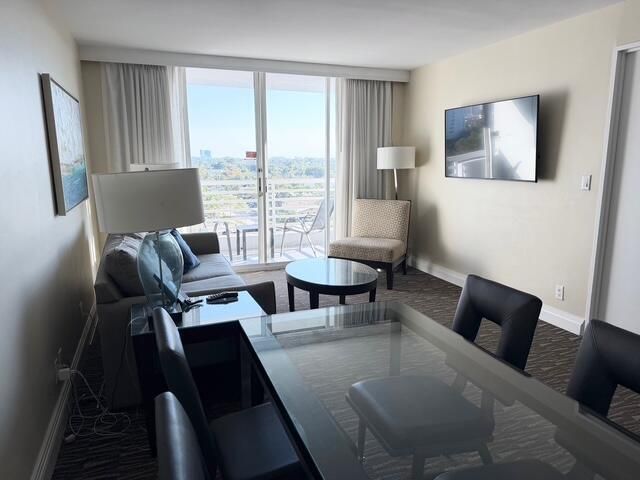 Living/dinning room
