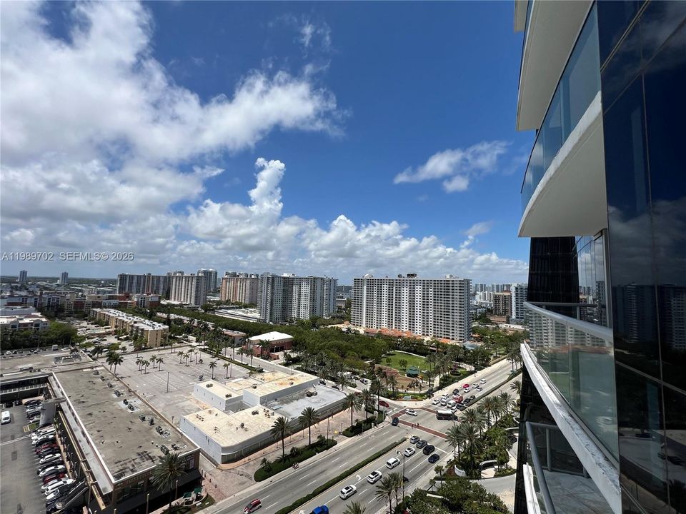 For Rent: $14,500 (3 beds, 3 baths, 1933 Square Feet)