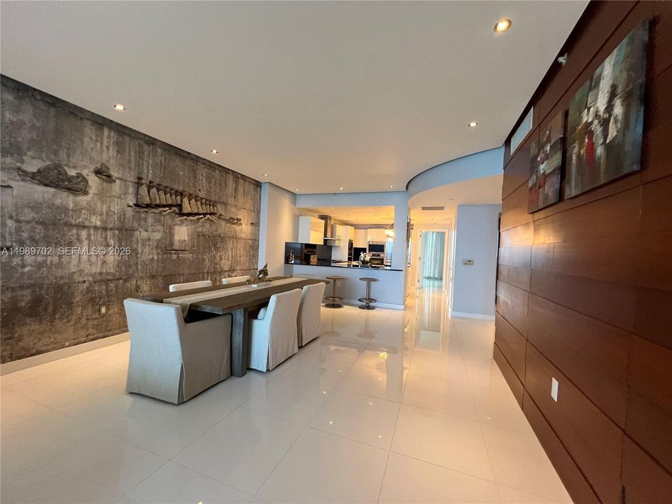 For Rent: $14,500 (3 beds, 3 baths, 1933 Square Feet)