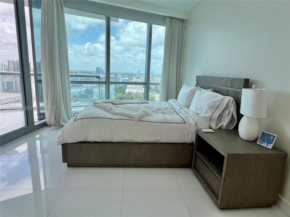 For Rent: $14,500 (3 beds, 3 baths, 1933 Square Feet)