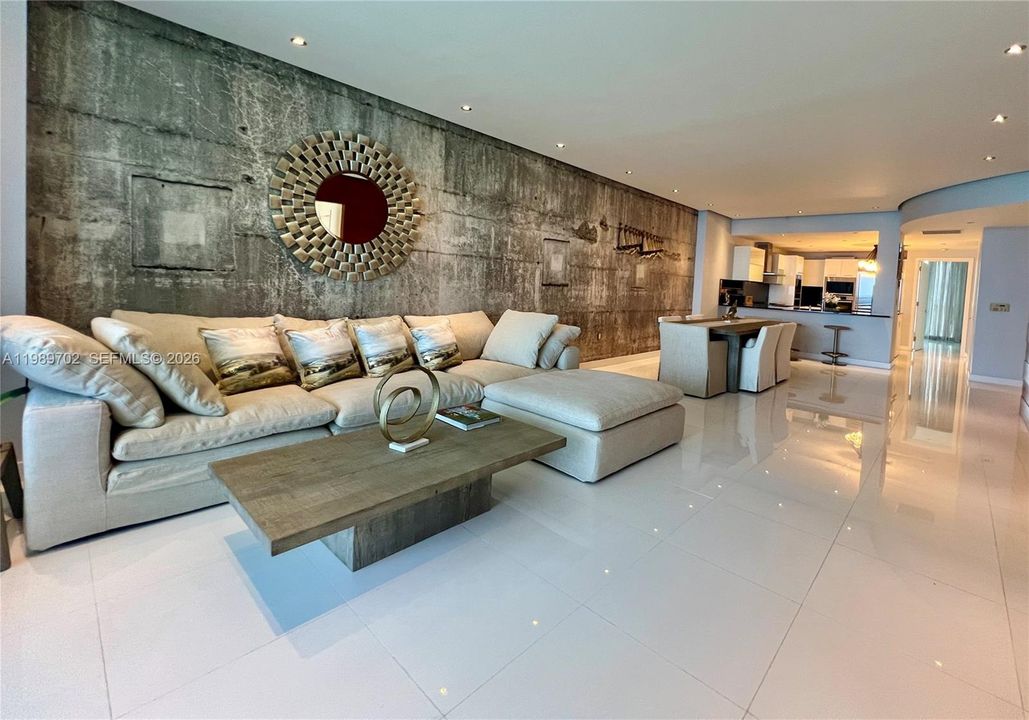 For Rent: $14,500 (3 beds, 3 baths, 1933 Square Feet)