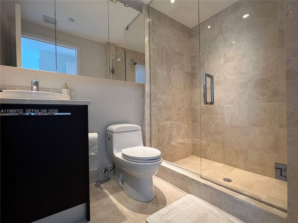 For Rent: $14,500 (3 beds, 3 baths, 1933 Square Feet)