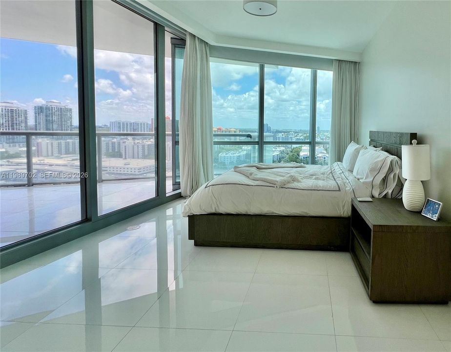 For Rent: $14,500 (3 beds, 3 baths, 1933 Square Feet)