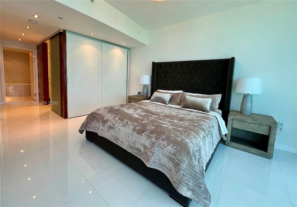 For Rent: $14,500 (3 beds, 3 baths, 1933 Square Feet)