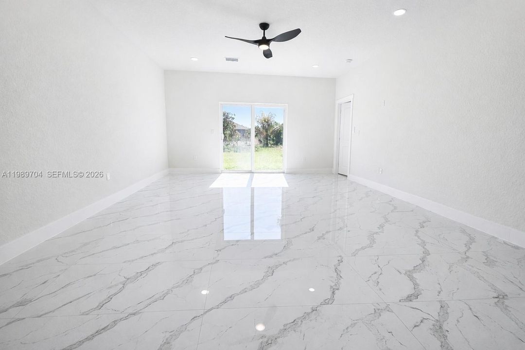 En Venta: $519,900 (0 camas, 0 baños, 1200 Pies cuadrados)