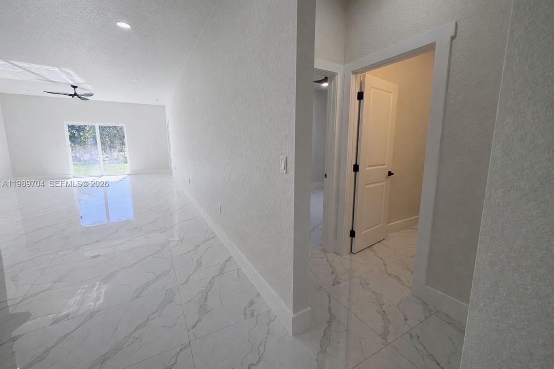 En Venta: $519,900 (0 camas, 0 baños, 1200 Pies cuadrados)