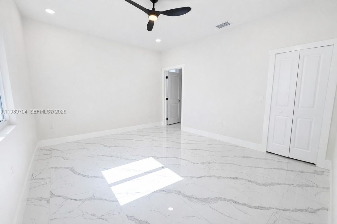 En Venta: $519,900 (0 camas, 0 baños, 1200 Pies cuadrados)