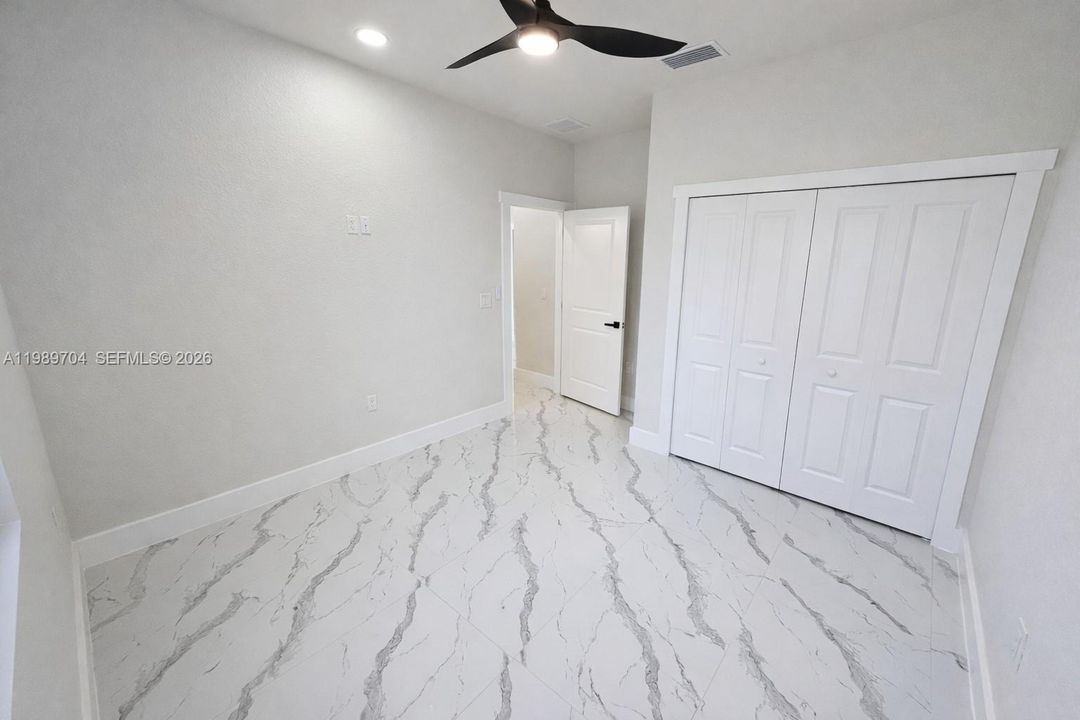 En Venta: $519,900 (0 camas, 0 baños, 1200 Pies cuadrados)