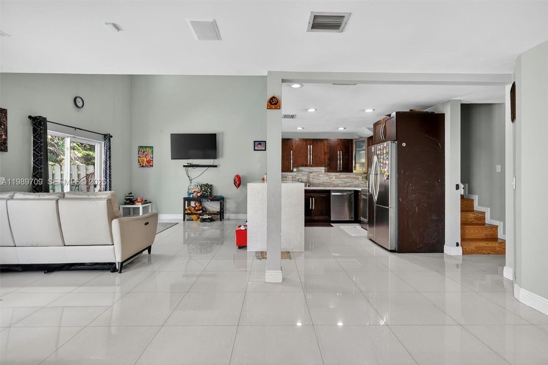 Active With Contract: $679,999 (4 beds, 2 baths, 2259 Square Feet)