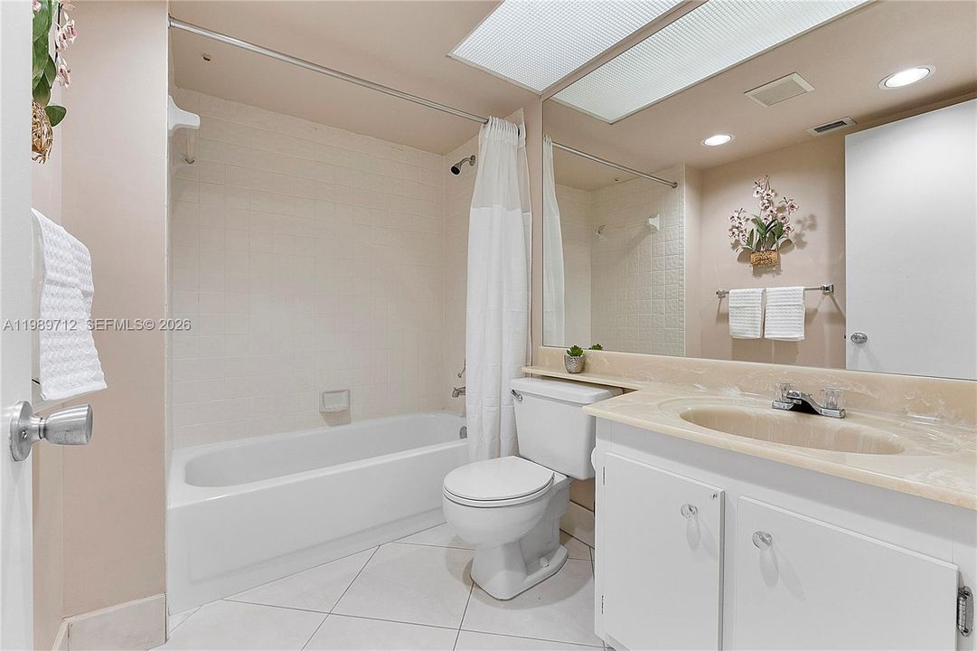 Activo con contrato: $168,900 (2 camas, 2 baños, 1192 Pies cuadrados)