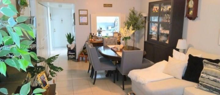 На продажу: $159,500 (1 спален, 1 ванн, 741 Квадратных фут)