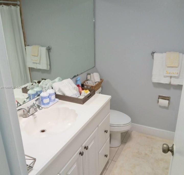 На продажу: $159,500 (1 спален, 1 ванн, 741 Квадратных фут)