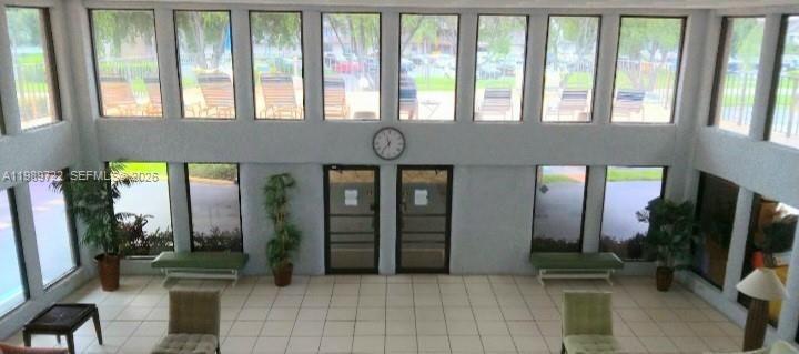 На продажу: $159,500 (1 спален, 1 ванн, 741 Квадратных фут)