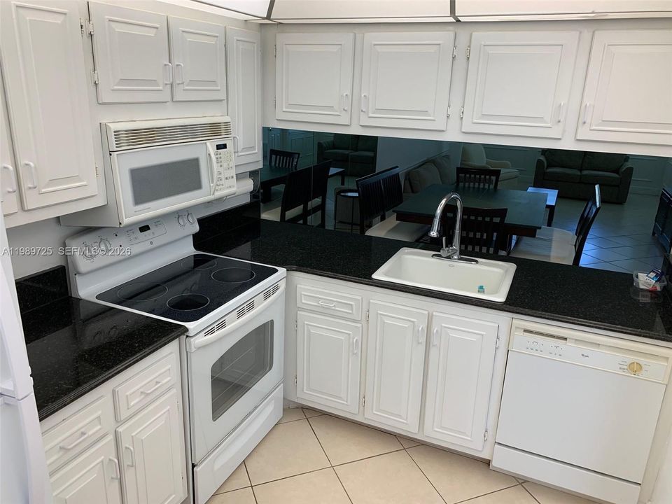 For Sale: $195,000 (3 beds, 2 baths, 1119 Square Feet)