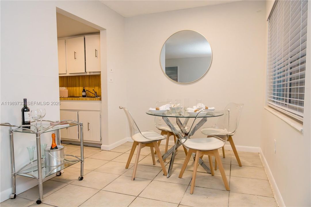 待售: $225,000 (2 贝兹, 1 浴室, 760 平方英尺)